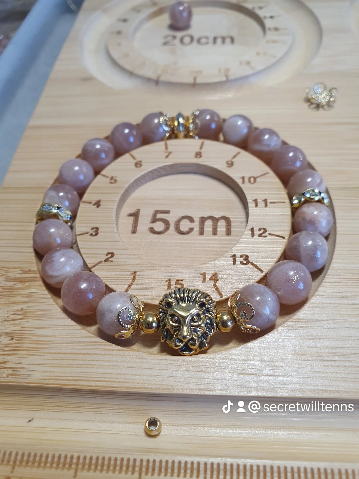 Bracelet tête de Lion - pierre du soleil