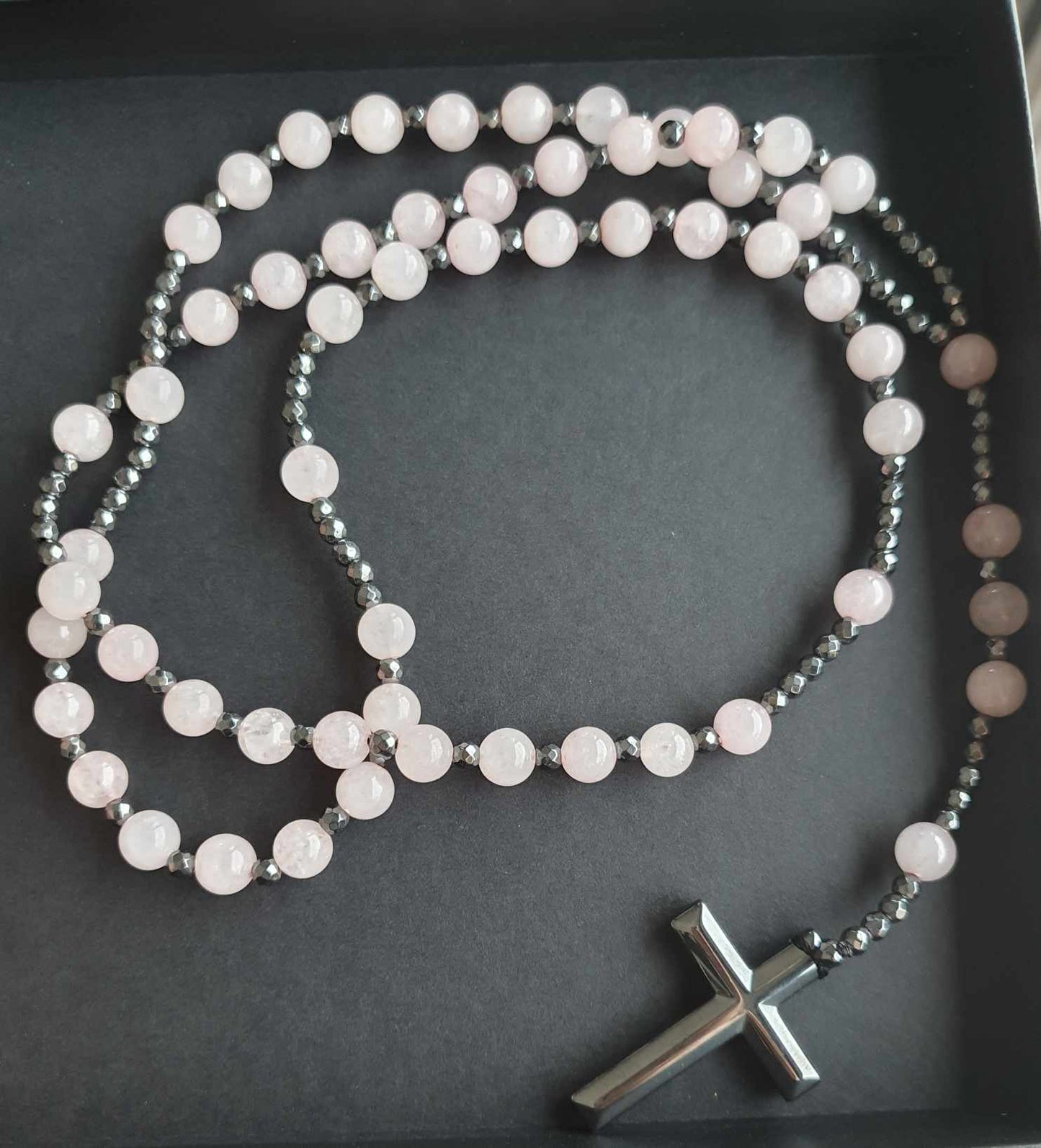 Chapelet en quartz rose et Hématite