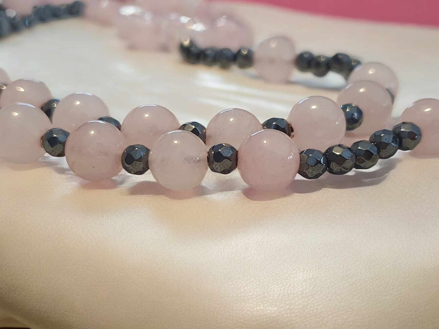 Chapelet en quartz rose et Hématite