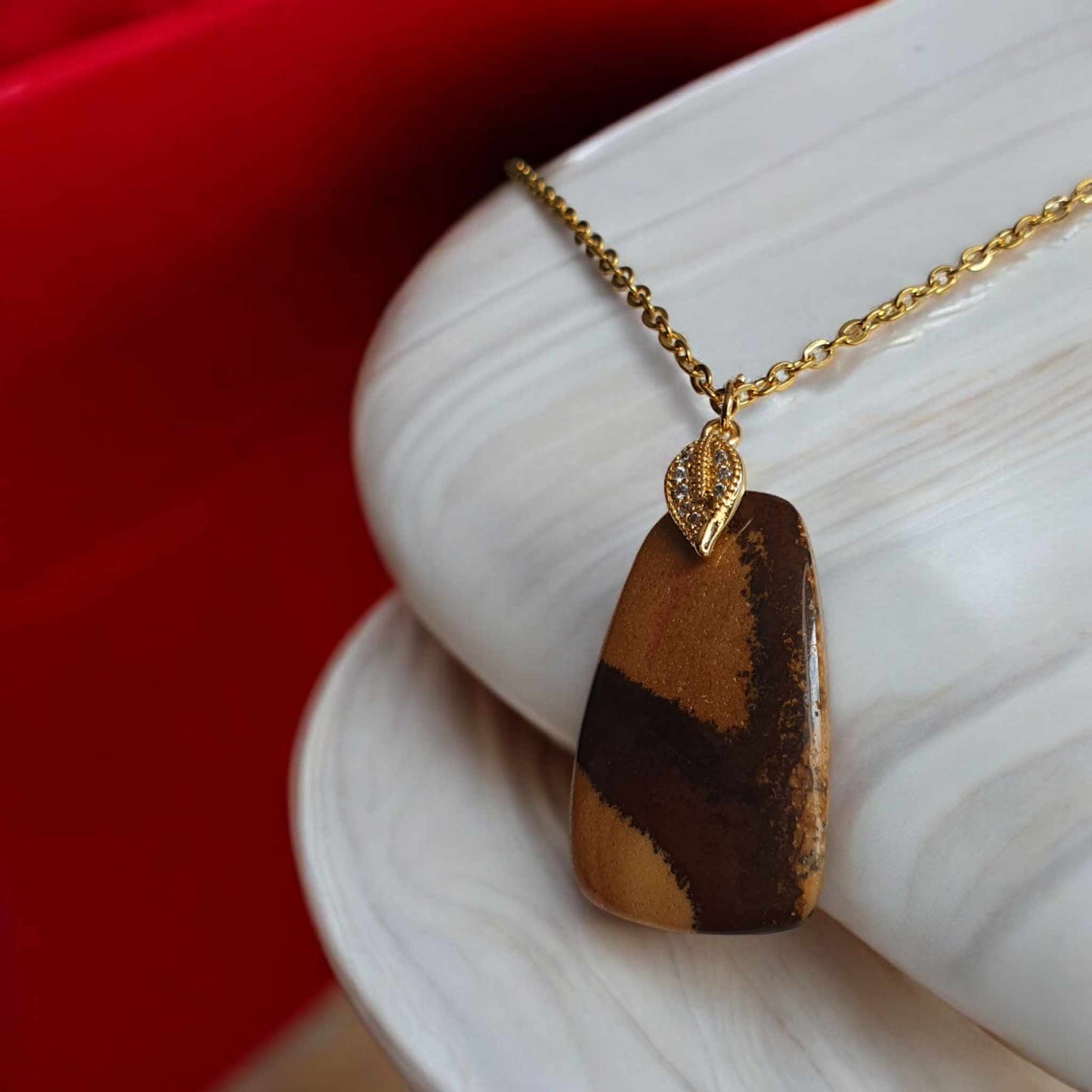 Pendentif en Jaspe Outback : Élégance et Nature Australienne