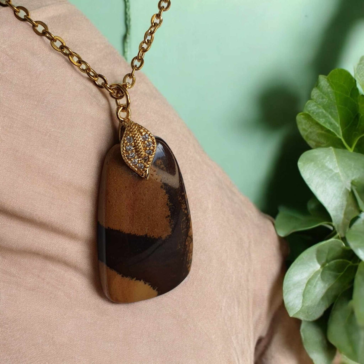 Pendentif en Jaspe Outback : Élégance et Nature Australienne