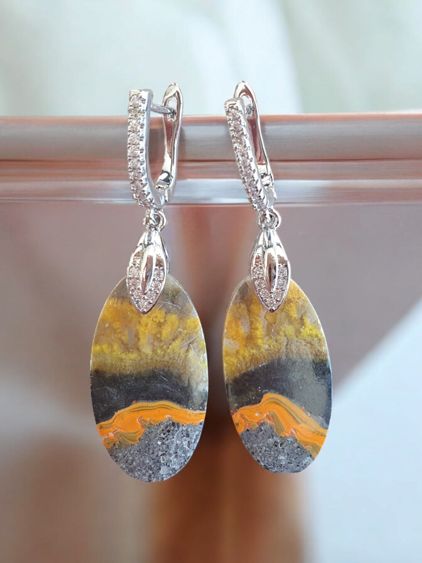 Boucles d'Oreilles ovale en Jaspe Bumblebee
