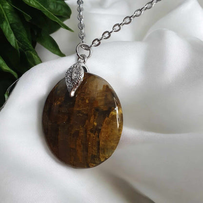 Pendentif en Oeil de Tigre : Élégance et Bienfaits Spirituels