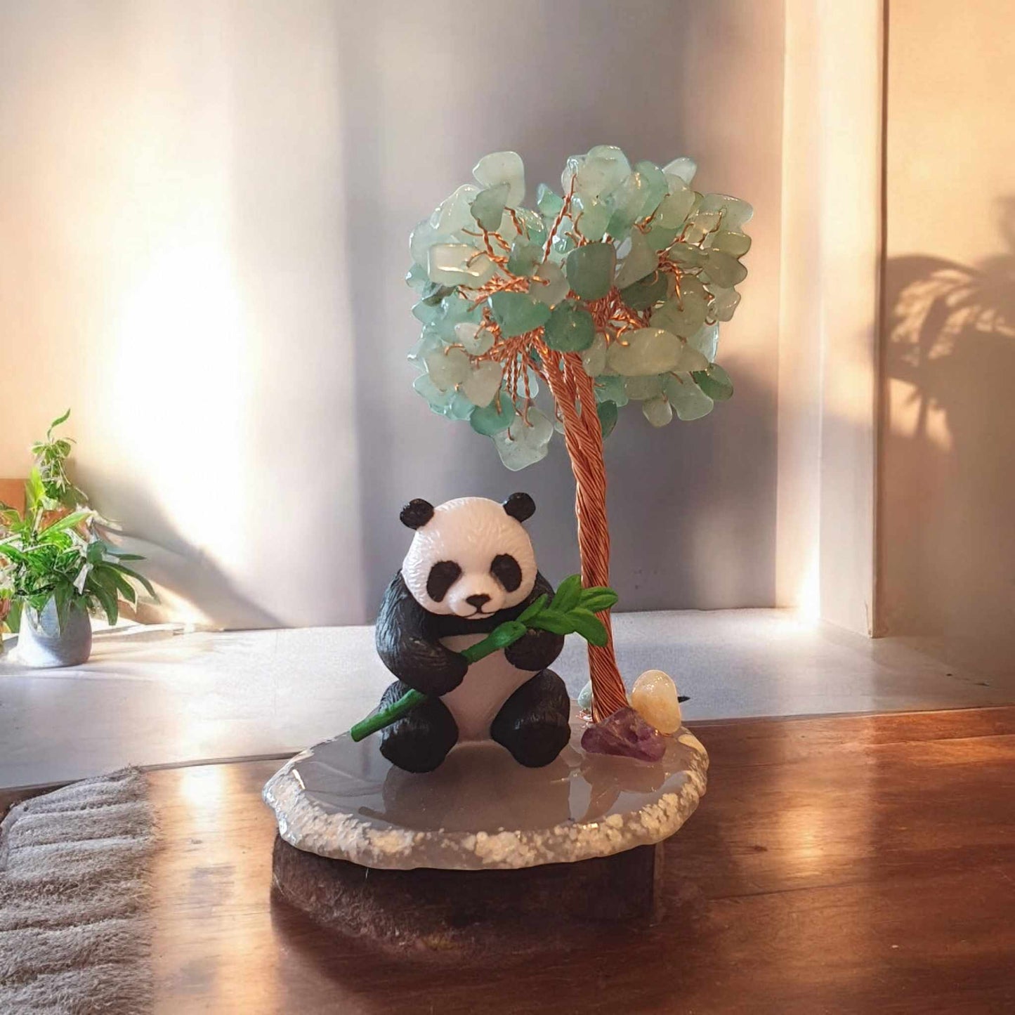 Mini sculpture décorative – Panda et Arbre en aventurine verte sur base en agate