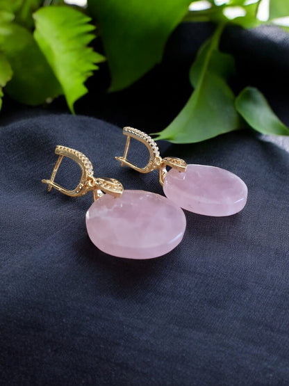 Boucles d'Oreilles en Quartz Rose : Élégance, Douceur et Énergie Venue du Brésil