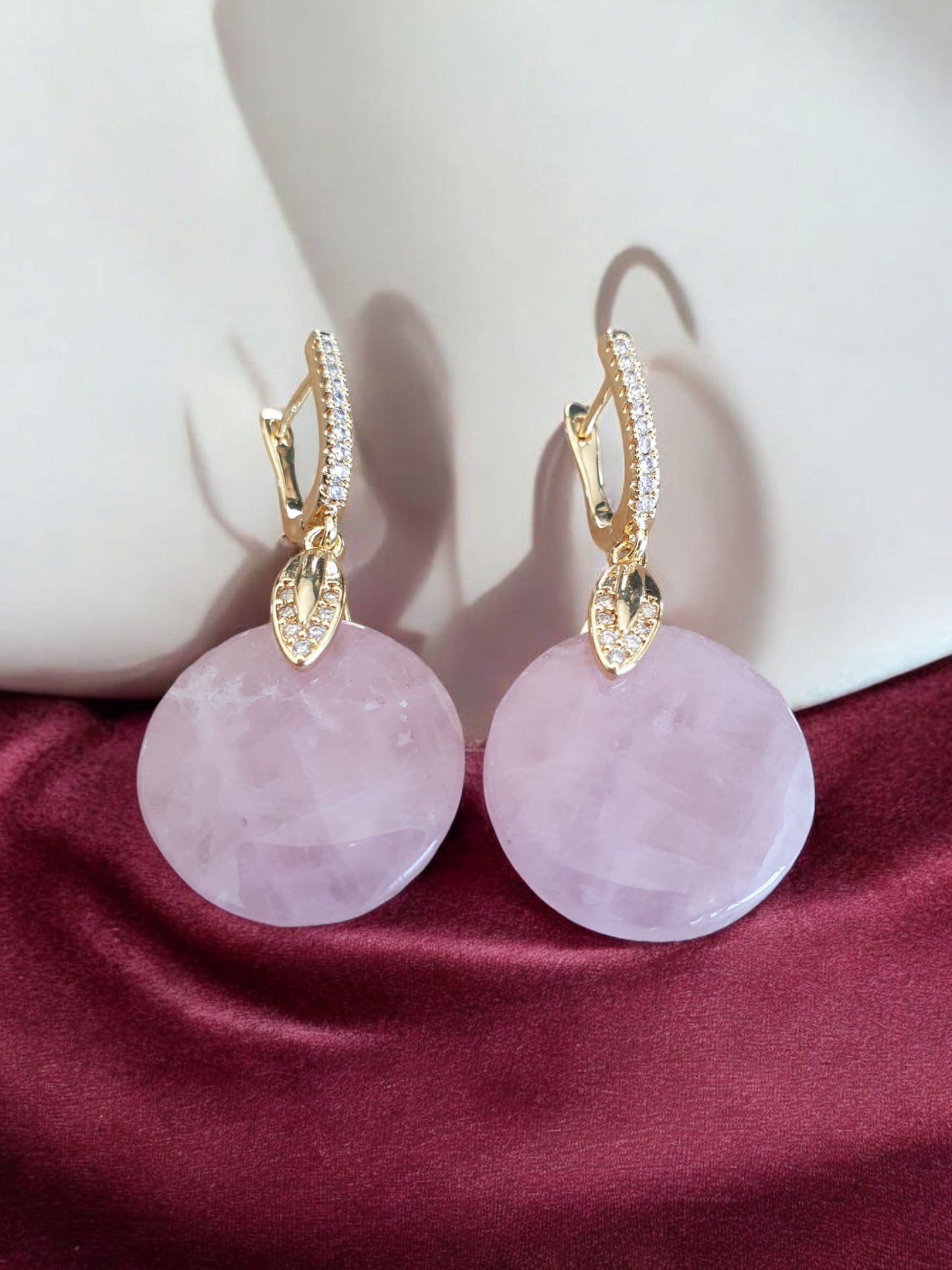 Boucles d'Oreilles en Quartz Rose : Élégance, Douceur et Énergie Venue du Brésil