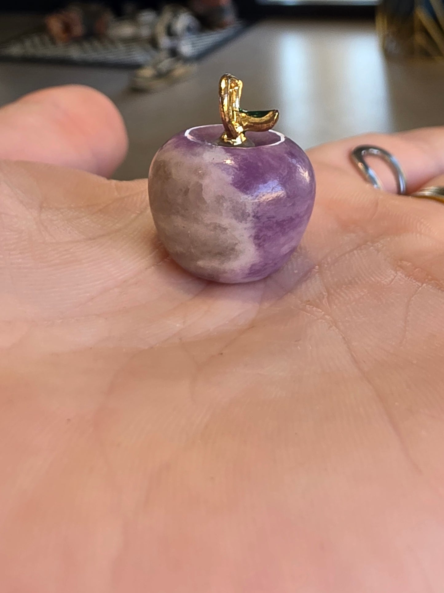 Pendentif Pomme en Pierre Naturelle