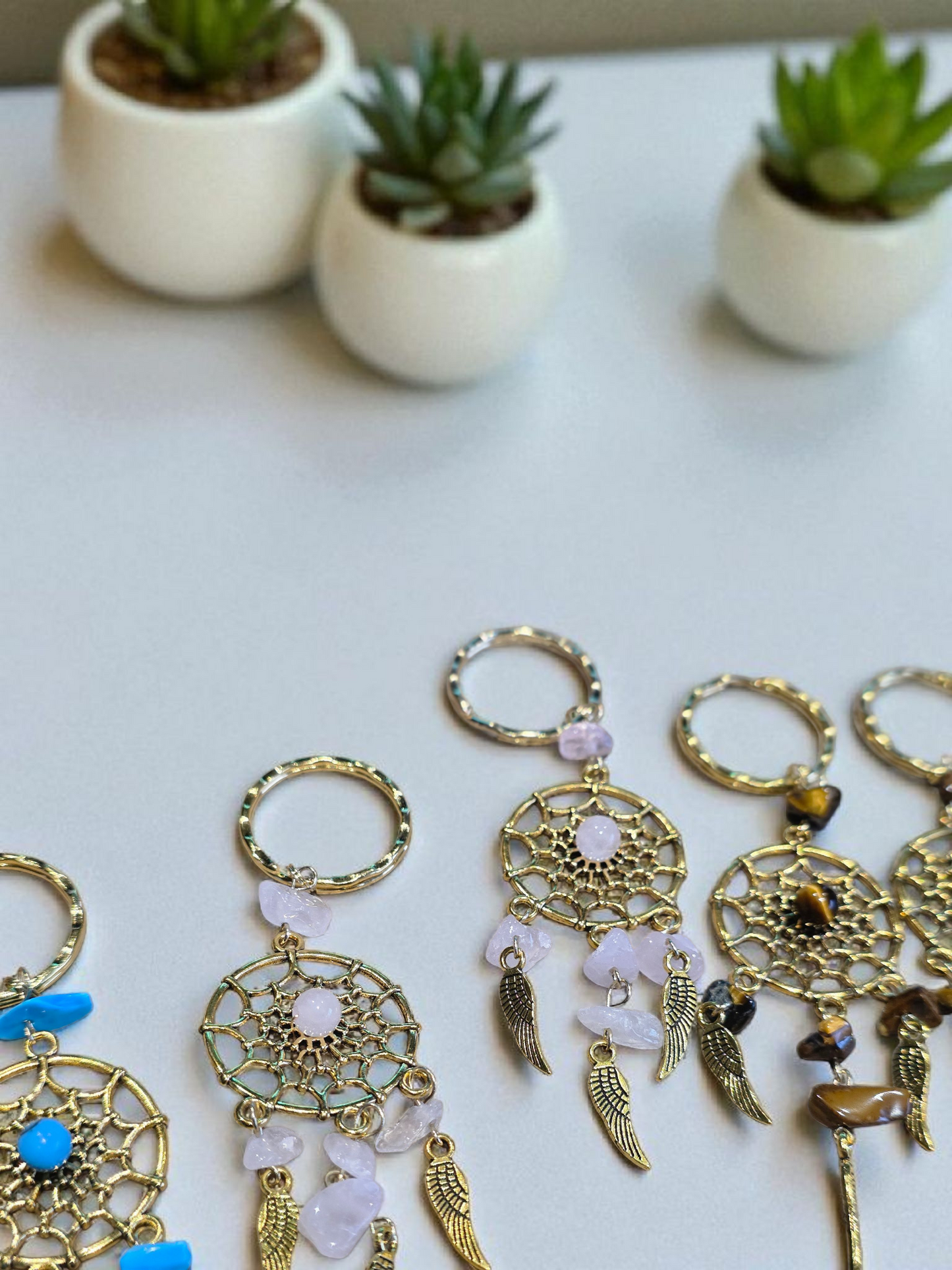🎗Porte-clés “Attrape-Rêves Solidaires” – Pierres naturelles🎀