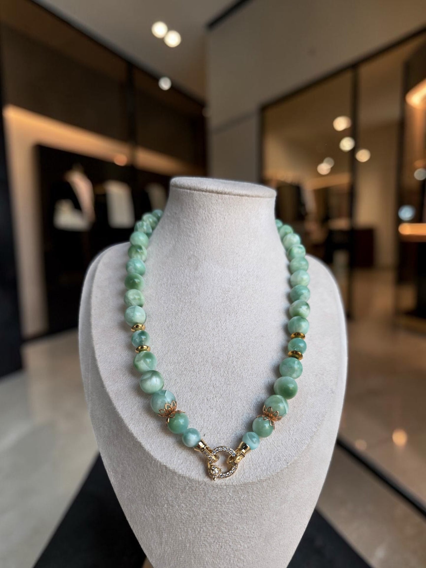 Collier en Larimar perles 12mm