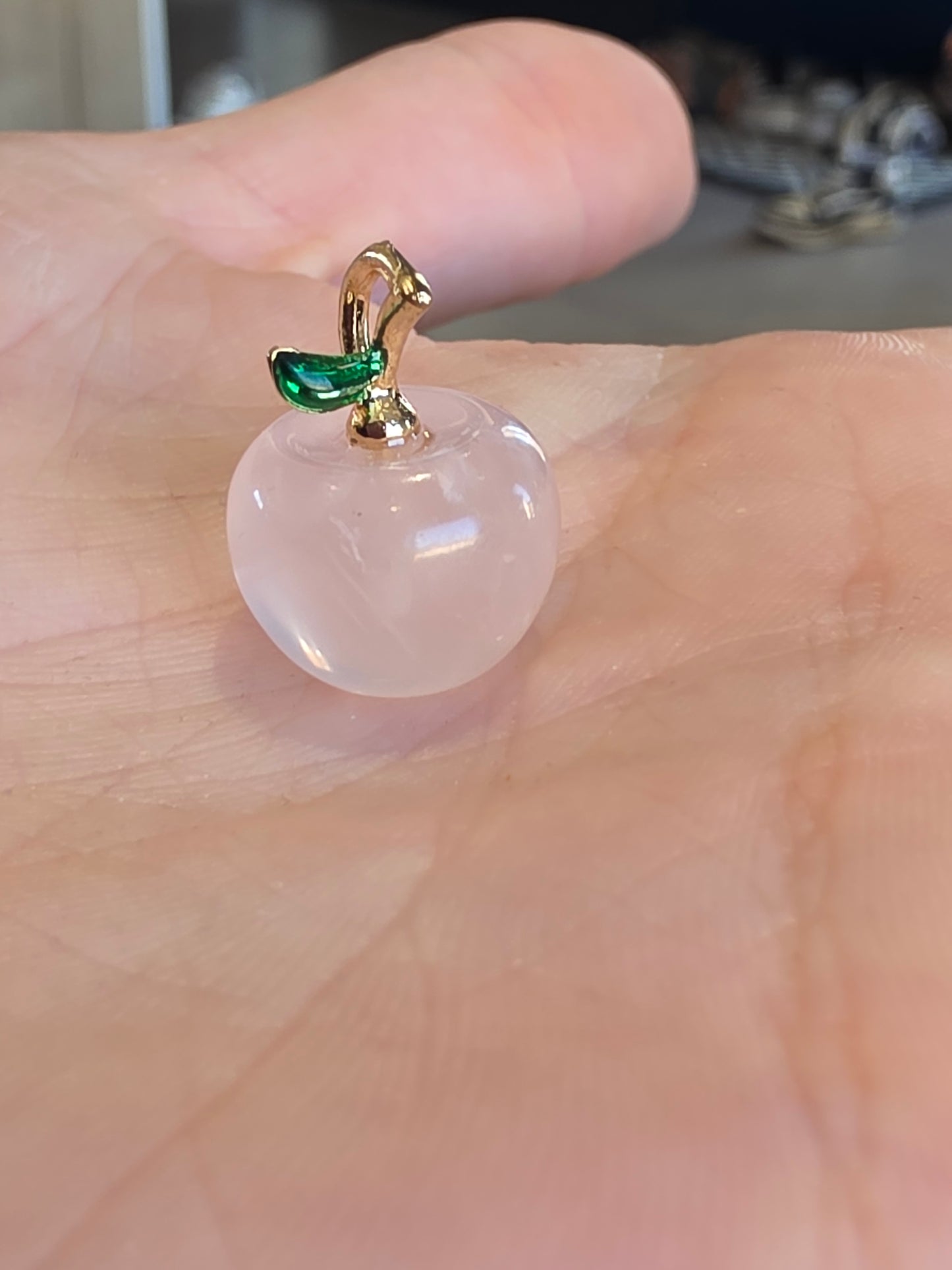 Pendentif Pomme en Pierre Naturelle