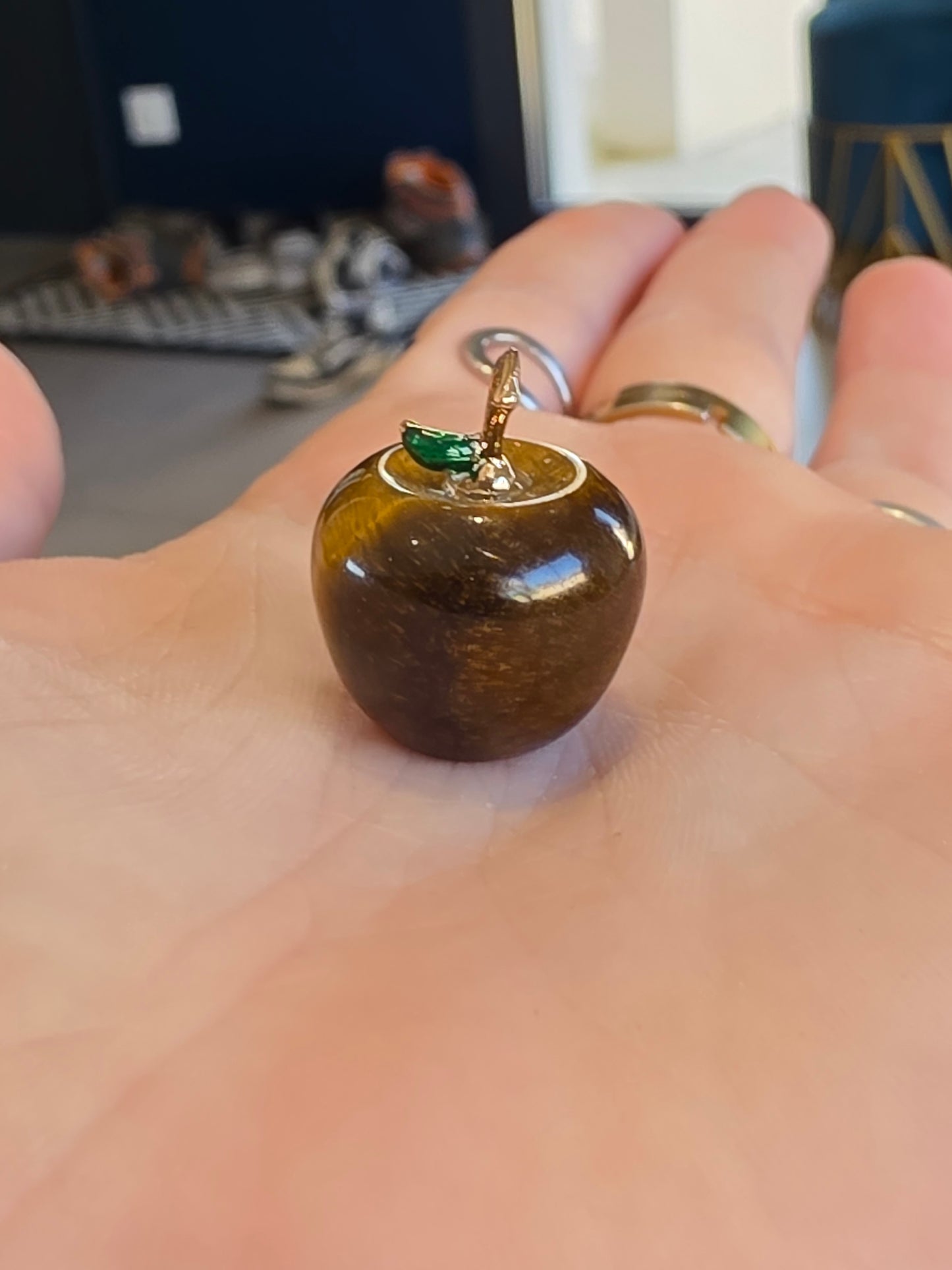 Pendentif Pomme en Pierre Naturelle