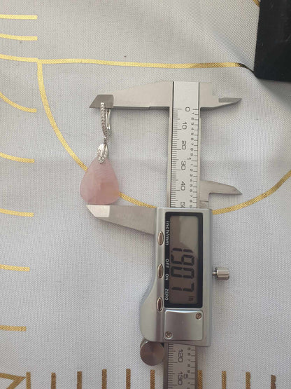 Boucles d'Oreilles en Quartz Rose : Élégance, Douceur et Énergie Venue du Brésil