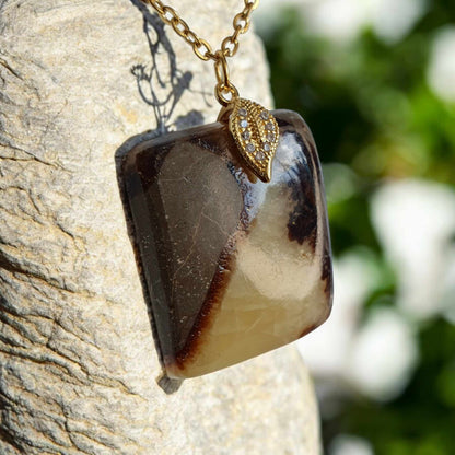 pendentif la Septaria : La Pierre du Dragon